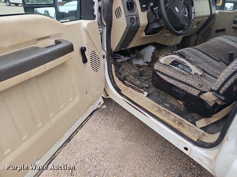 image for item NT9918 2008 Ford F250 Super Duty XL  pickup truck