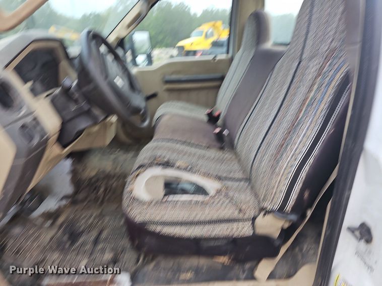 image for item NT9918 2008 Ford F250 Super Duty XL  pickup truck