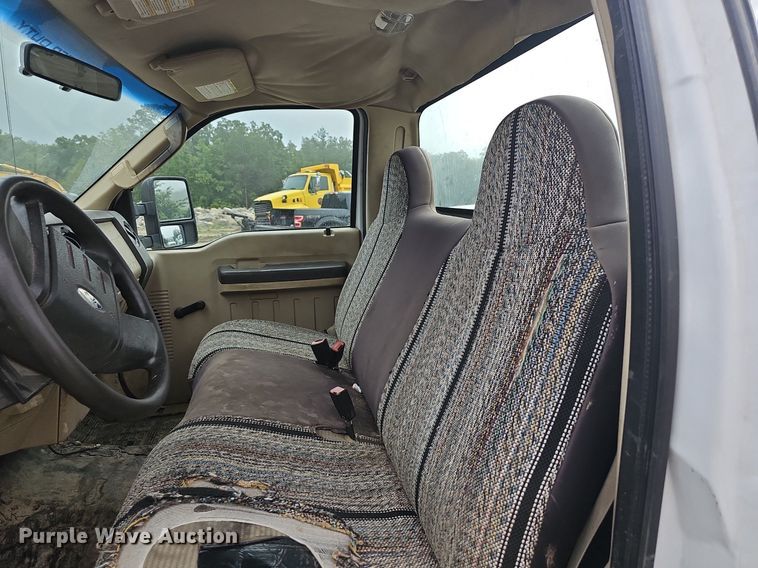 image for item NT9918 2008 Ford F250 Super Duty XL  pickup truck