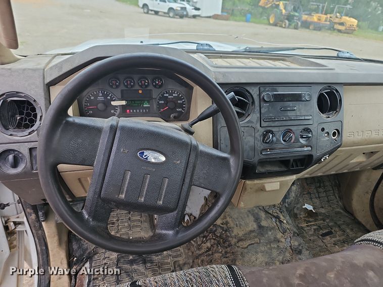 image for item NT9918 2008 Ford F250 Super Duty XL  pickup truck