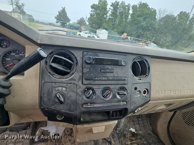 image for item NT9918 2008 Ford F250 Super Duty XL  pickup truck