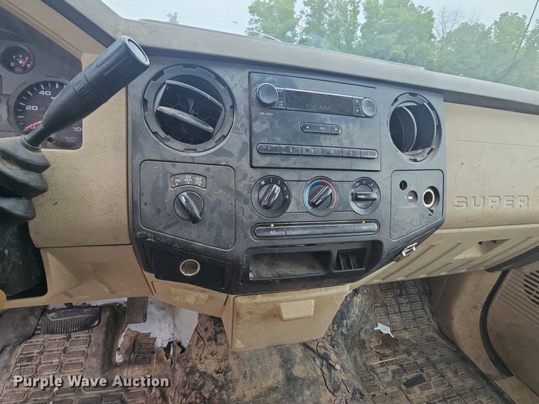 image for item NT9918 2008 Ford F250 Super Duty XL  pickup truck