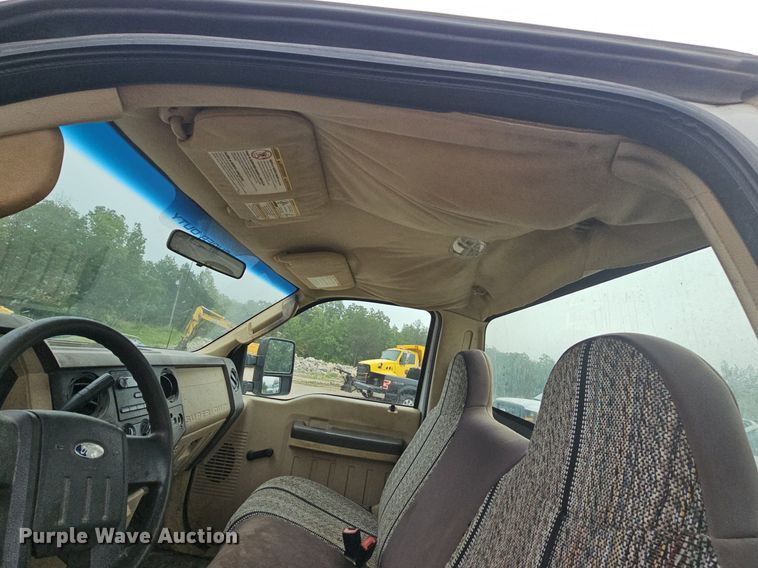 image for item NT9918 2008 Ford F250 Super Duty XL  pickup truck