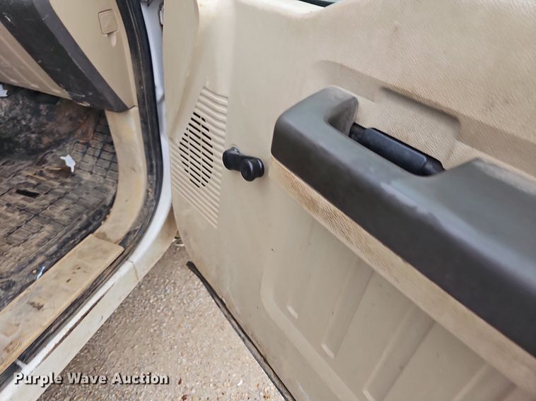 image for item NT9918 2008 Ford F250 Super Duty XL  pickup truck