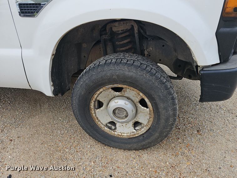 image for item NT9918 2008 Ford F250 Super Duty XL  pickup truck