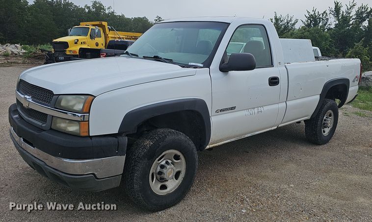 image for item NT9919 2003 Chevrolet Silverado 2500HD  pickup truck