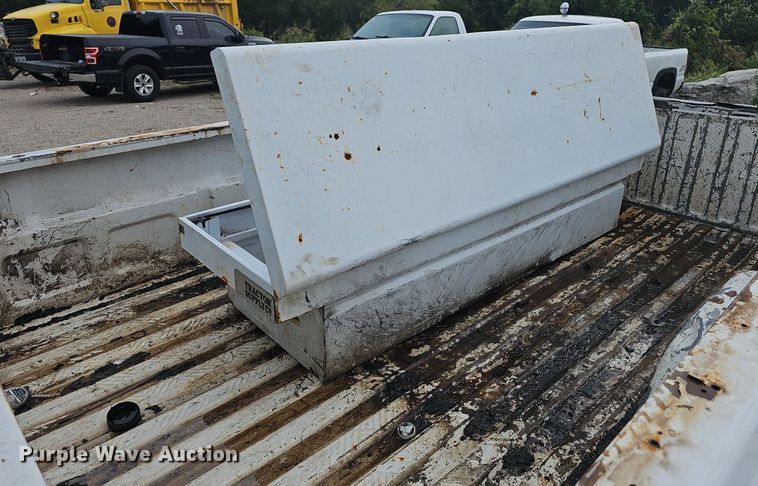 image for item NT9919 2003 Chevrolet Silverado 2500HD  pickup truck