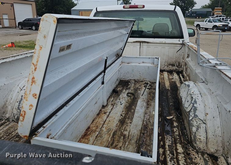 image for item NT9919 2003 Chevrolet Silverado 2500HD  pickup truck