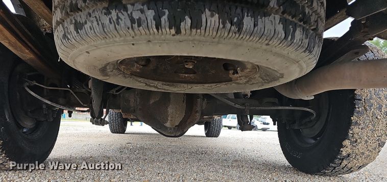 image for item NT9919 2003 Chevrolet Silverado 2500HD  pickup truck