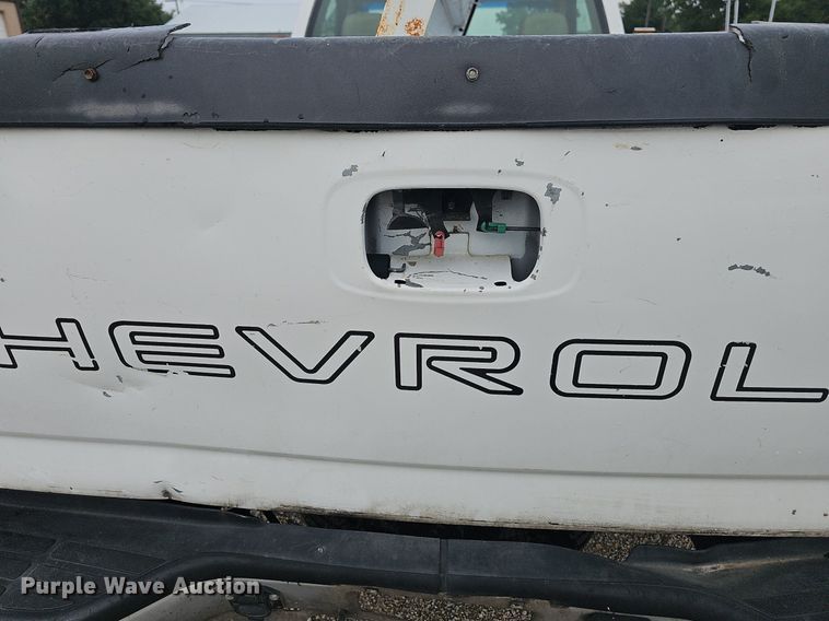 image for item NT9919 2003 Chevrolet Silverado 2500HD  pickup truck