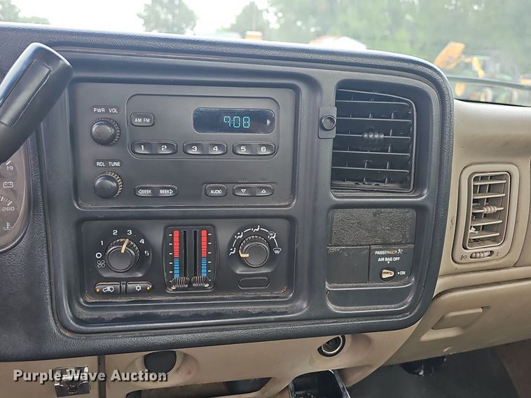 image for item NT9919 2003 Chevrolet Silverado 2500HD  pickup truck