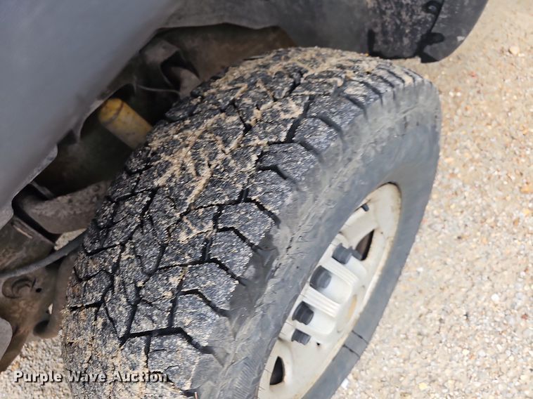 image for item NT9919 2003 Chevrolet Silverado 2500HD  pickup truck