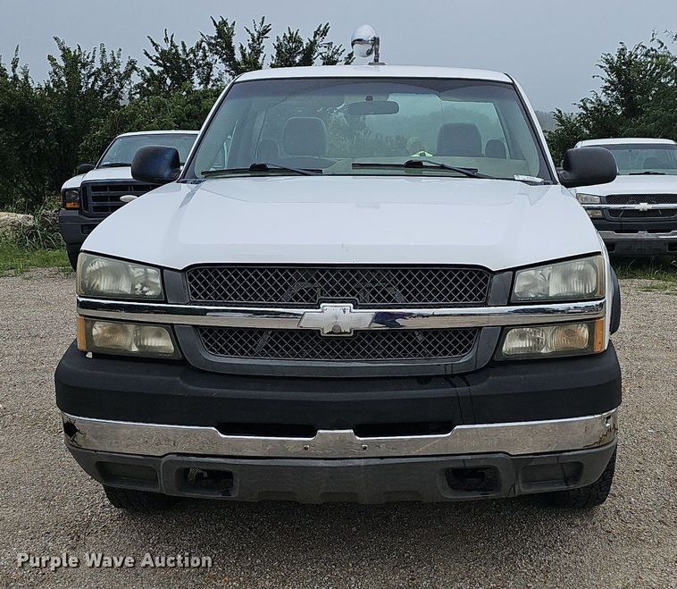 image for item NT9920 2003 Chevrolet Silverado 2500HD  pickup truck