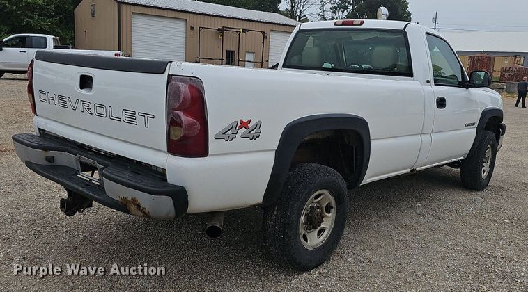 image for item NT9920 2003 Chevrolet Silverado 2500HD  pickup truck