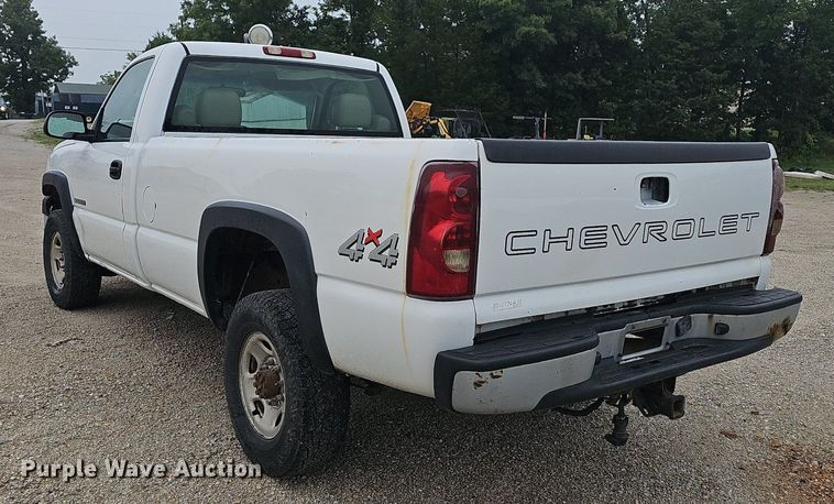 image for item NT9920 2003 Chevrolet Silverado 2500HD  pickup truck