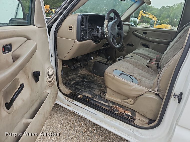 image for item NT9920 2003 Chevrolet Silverado 2500HD  pickup truck