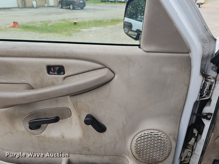 image for item NT9920 2003 Chevrolet Silverado 2500HD  pickup truck