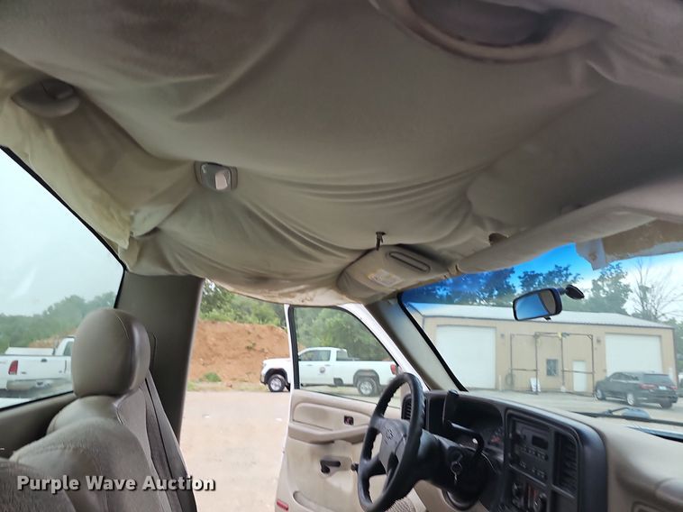 image for item NT9920 2003 Chevrolet Silverado 2500HD  pickup truck