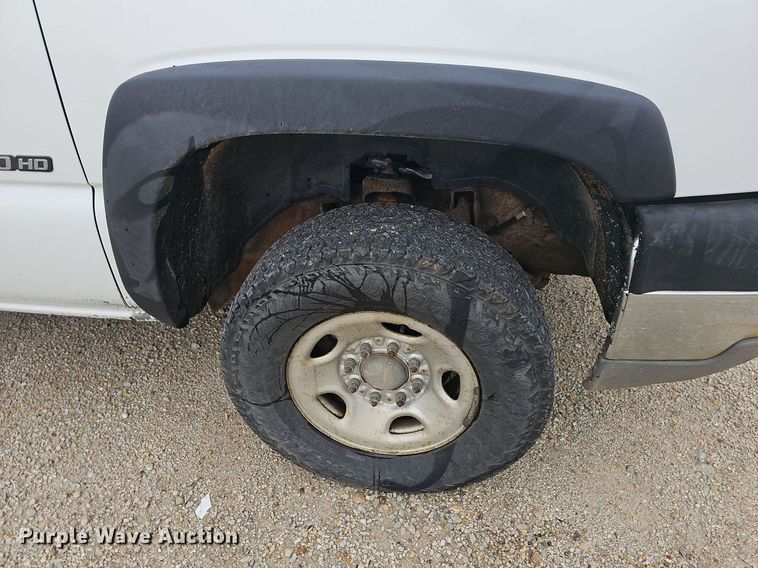 image for item NT9920 2003 Chevrolet Silverado 2500HD  pickup truck