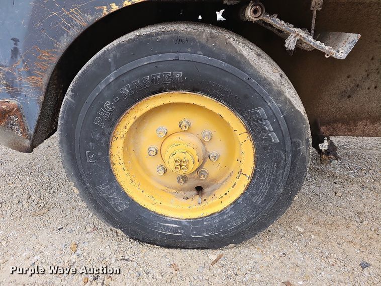 image for item NT9923 2002 Hypac C530AH  pneumatic roller