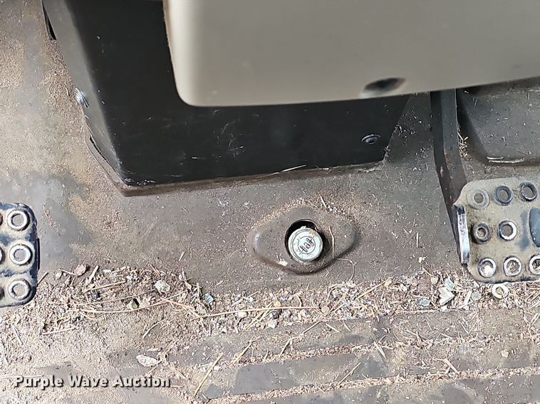 image for item NT9924 2006 John Deere 6415  tractor