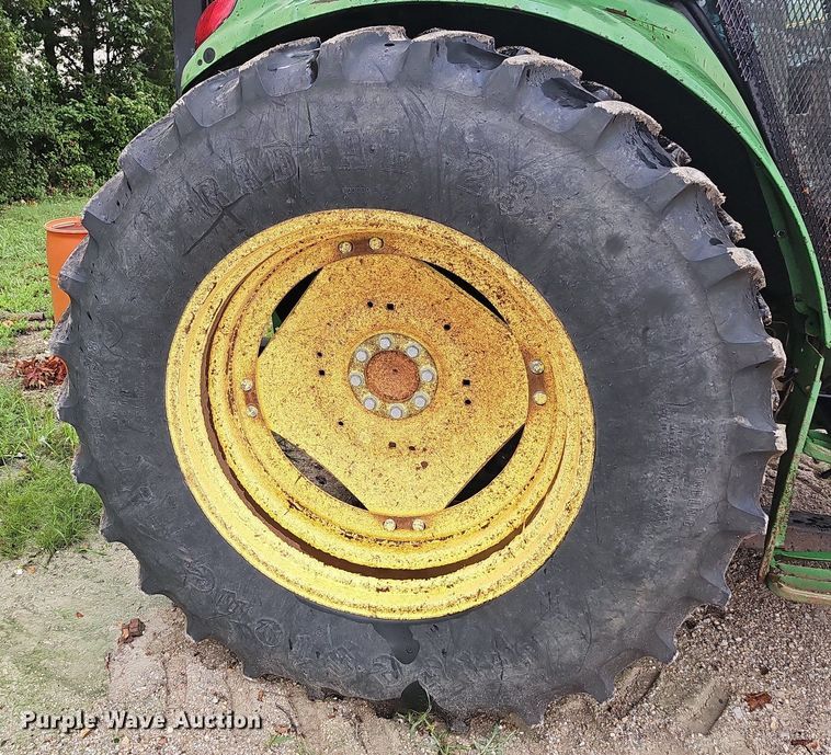 image for item NT9924 2006 John Deere 6415  tractor