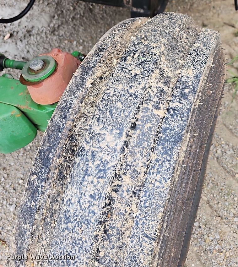 image for item NT9924 2006 John Deere 6415  tractor