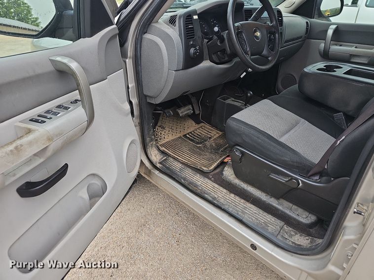 image for item NT9927 2009 Chevrolet Silverado 1500  Crew Cab pickup truck