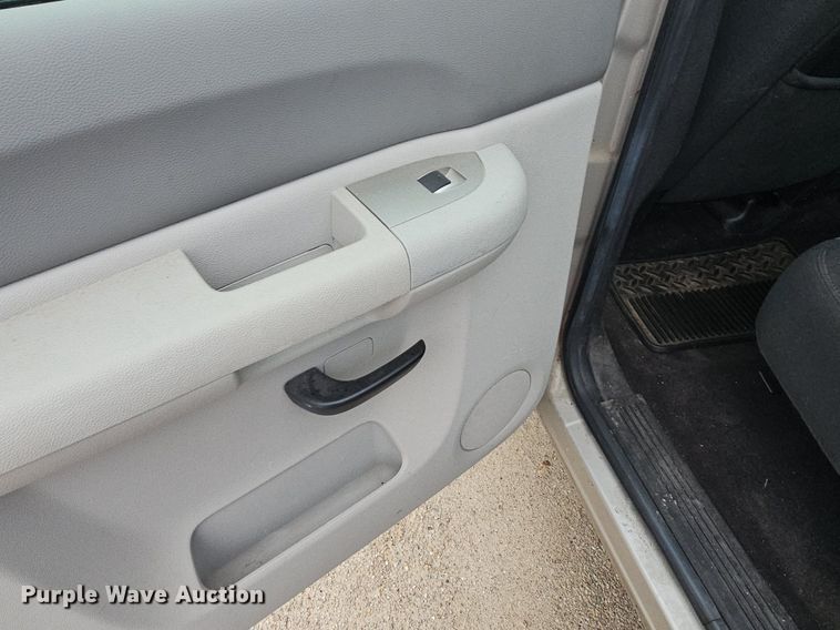 image for item NT9927 2009 Chevrolet Silverado 1500  Crew Cab pickup truck