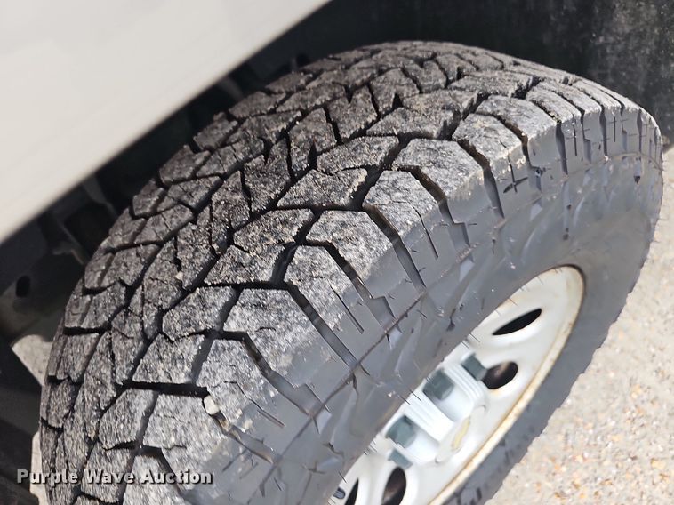 image for item NT9927 2009 Chevrolet Silverado 1500  Crew Cab pickup truck