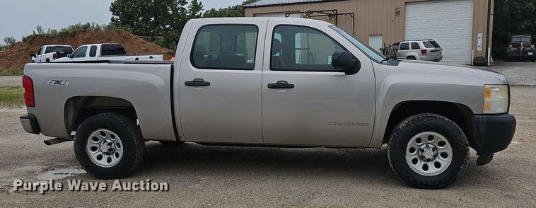 image for item NT9927 2009 Chevrolet Silverado 1500  Crew Cab pickup truck