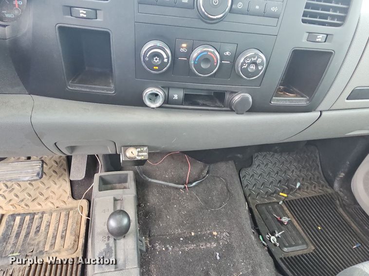 image for item NT9927 2009 Chevrolet Silverado 1500  Crew Cab pickup truck