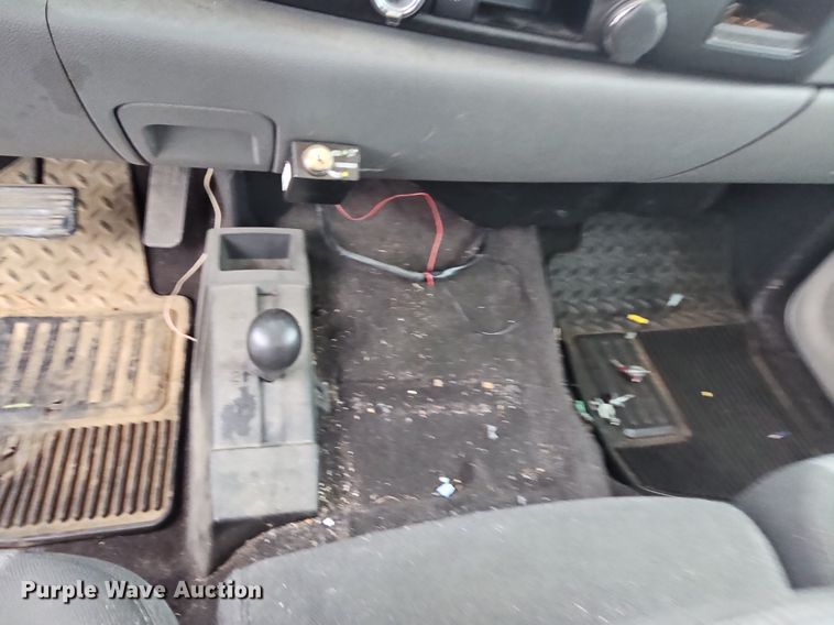 image for item NT9927 2009 Chevrolet Silverado 1500  Crew Cab pickup truck