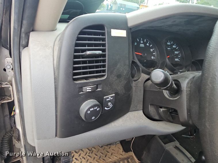 image for item NT9927 2009 Chevrolet Silverado 1500  Crew Cab pickup truck