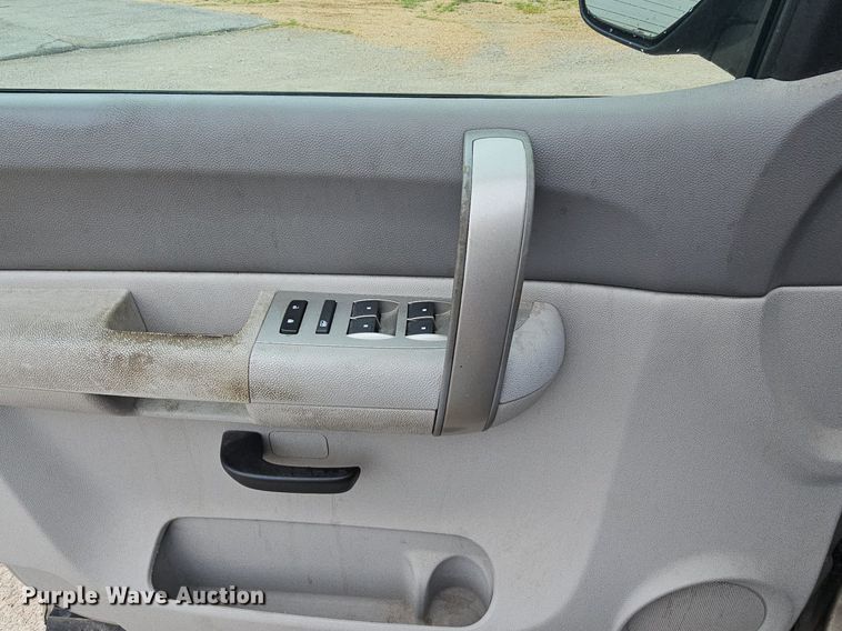 image for item NT9927 2009 Chevrolet Silverado 1500  Crew Cab pickup truck