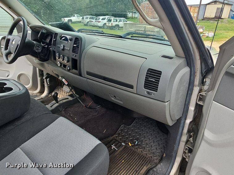 image for item NT9927 2009 Chevrolet Silverado 1500  Crew Cab pickup truck