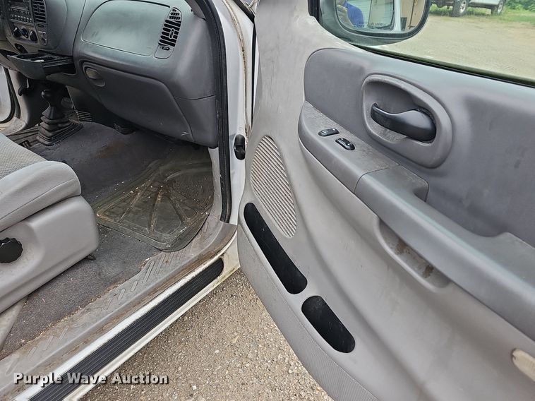 image for item NT9930 2002 Ford F150  SuperCab pickup truck