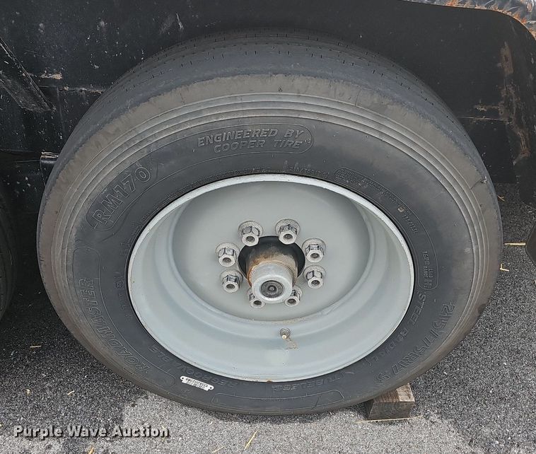 image for item NT9941 2014 Kaufman  tilt deck equipment trailer