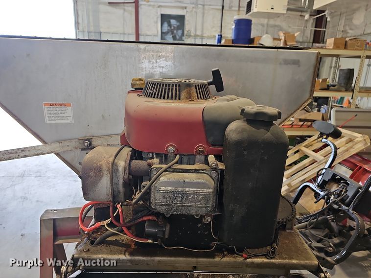 image for item NT9942 SaltDogg SCH096C  spreader