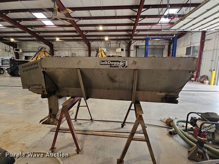 image for item NT9942 SaltDogg SCH096C  spreader