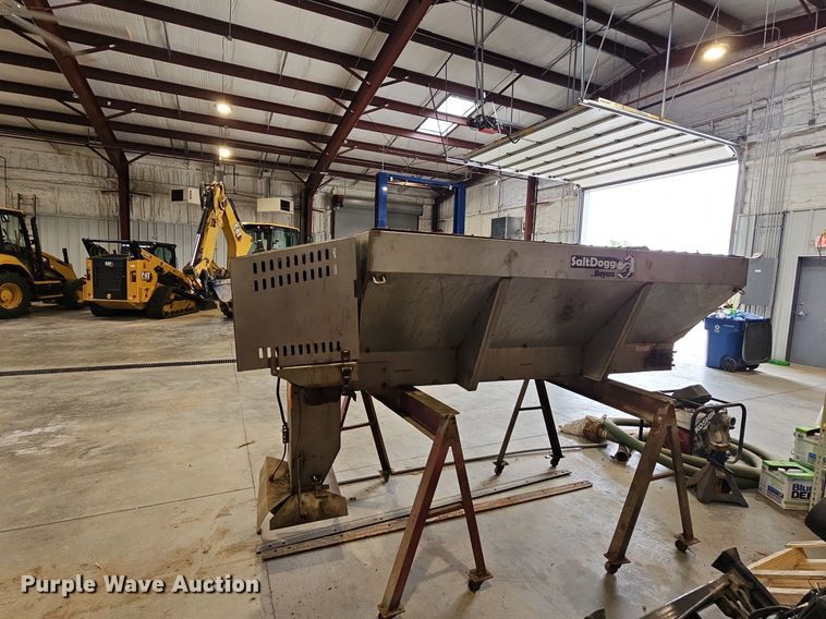 image for item NT9942 SaltDogg SCH096C  spreader