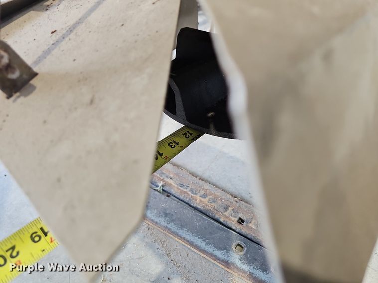 image for item NT9942 SaltDogg SCH096C  spreader