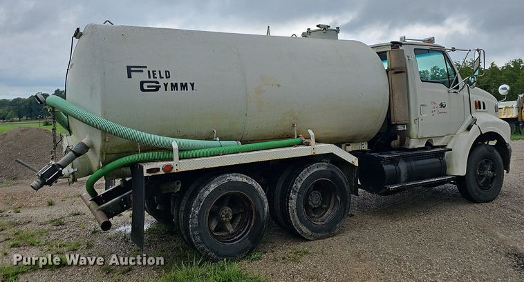 image for item NT9944 1998  Ford LLA9000  tank truck