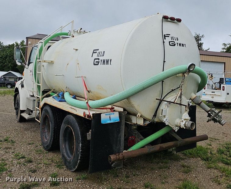 image for item NT9944 1998  Ford LLA9000  tank truck