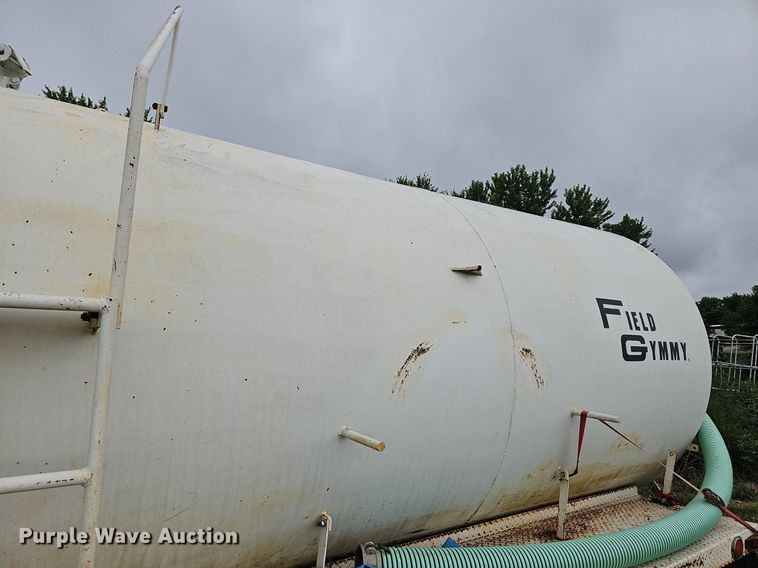 image for item NT9944 1998  Ford LLA9000  tank truck