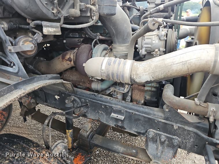 image for item NT9944 1998  Ford LLA9000  tank truck