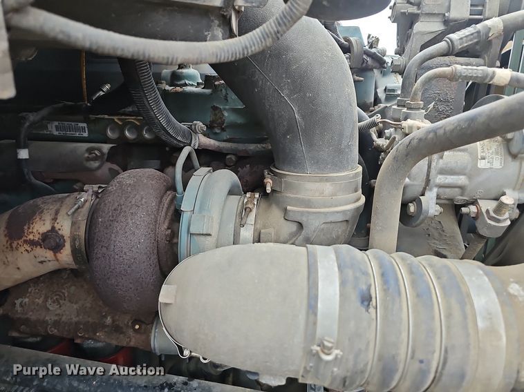 image for item NT9944 1998  Ford LLA9000  tank truck