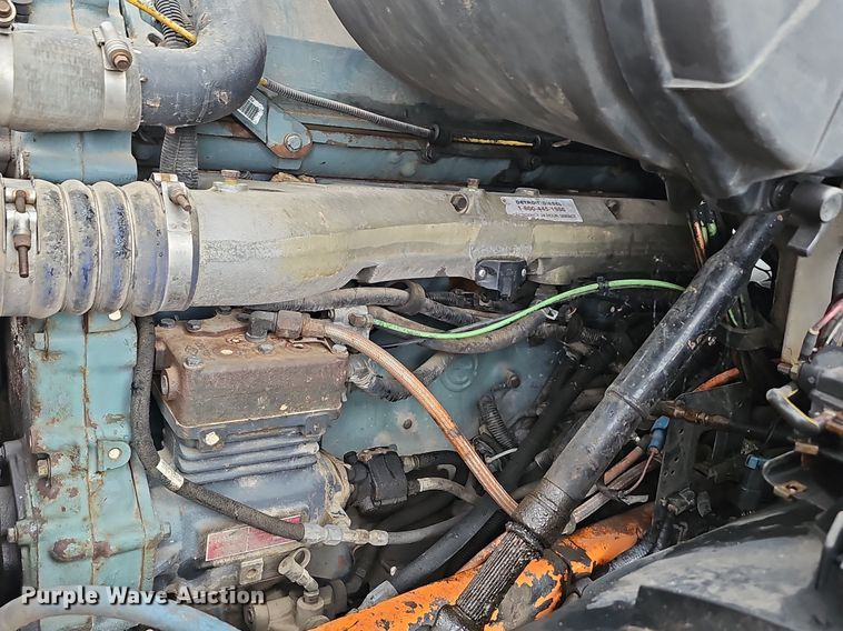 image for item NT9944 1998  Ford LLA9000  tank truck