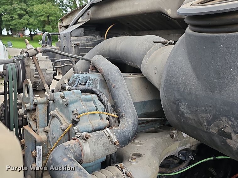 image for item NT9944 1998  Ford LLA9000  tank truck