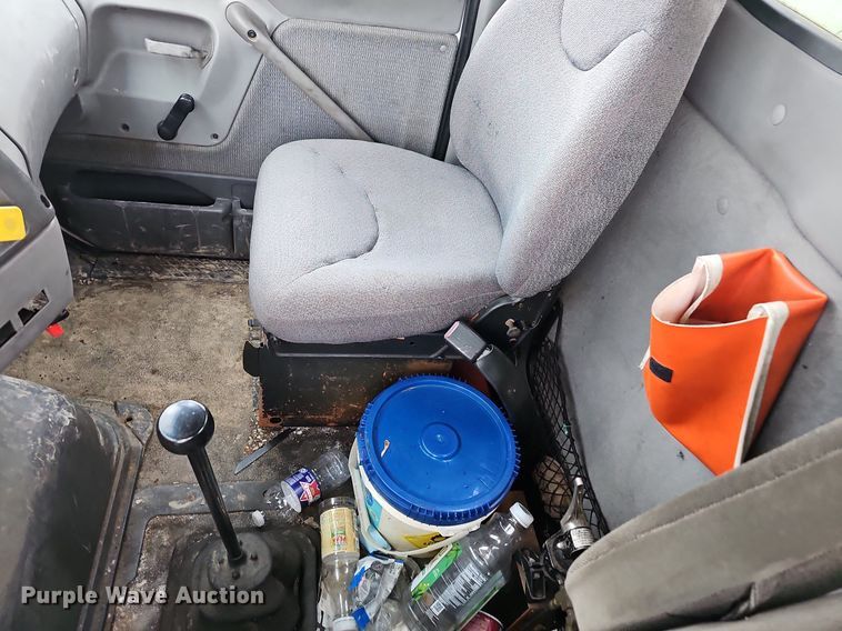 image for item NT9944 1998  Ford LLA9000  tank truck